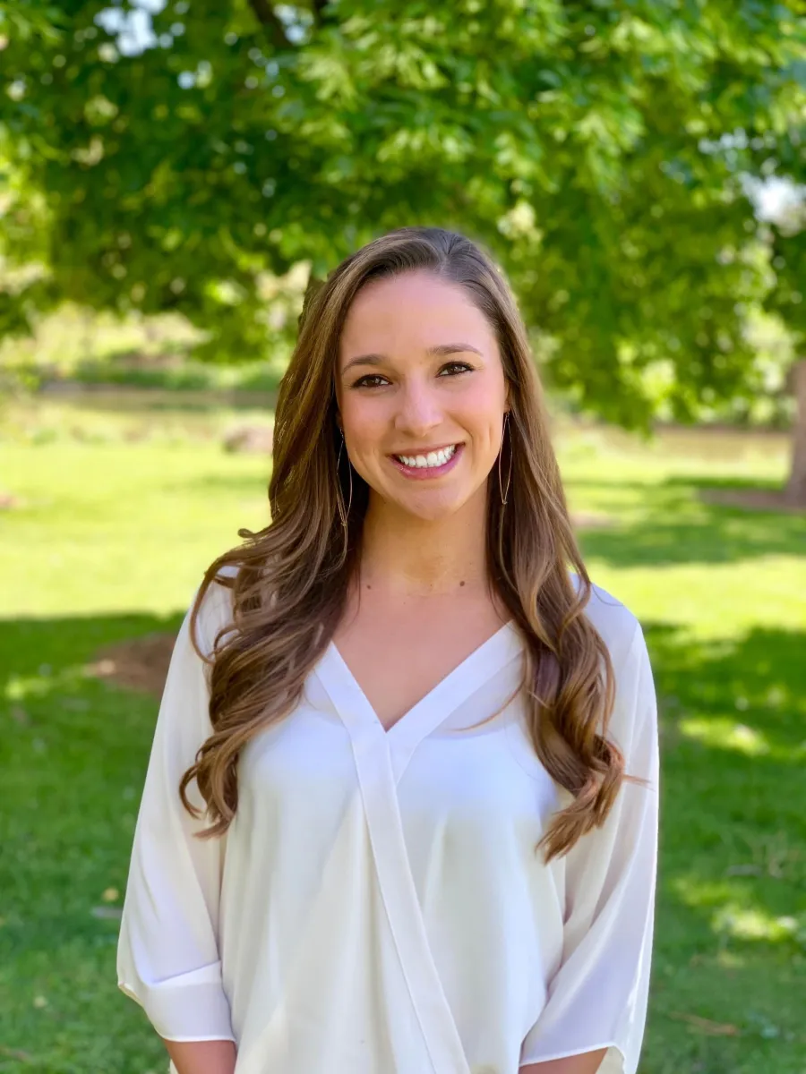 Allie Don Sing headshot